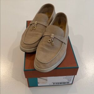 Lori Piana summer charms walk